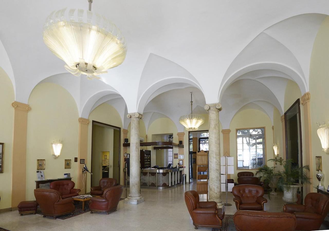 Hotel Mediterranee Genoa Exterior photo
